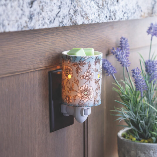 Small space wax melt warmer – floral ceramic plug warmer