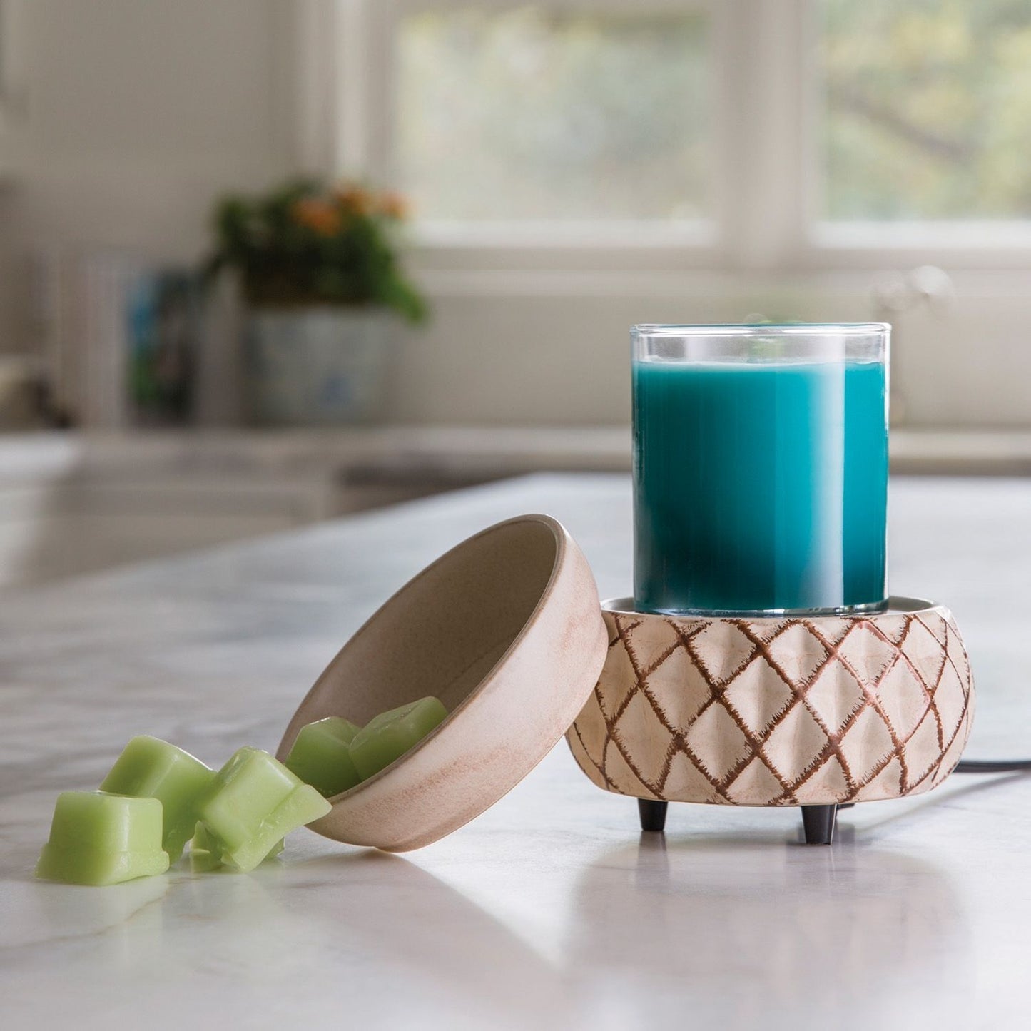 Reactive glaze fragrance warmer with vintage texture
